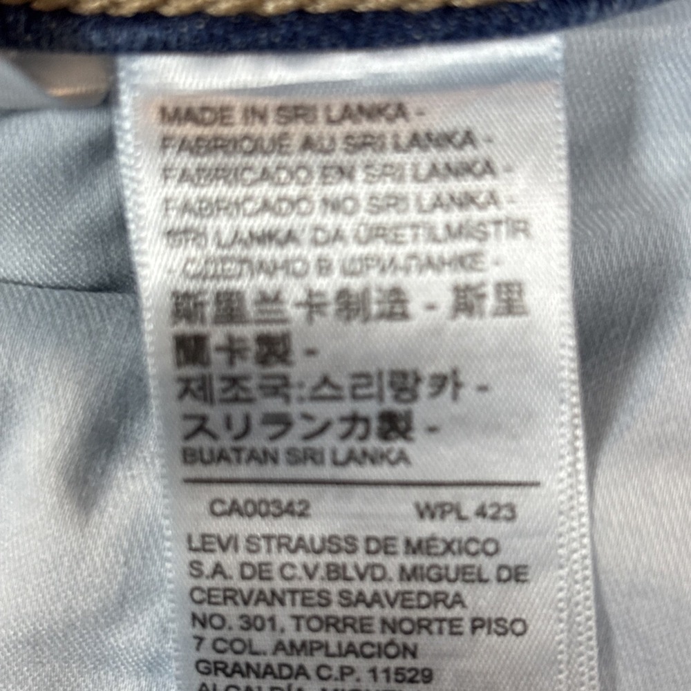 LEVIS Jeans Women 20W Boyfriend Tapered Capri Leg Denim Distressed Blue - Picture 7 of 12
